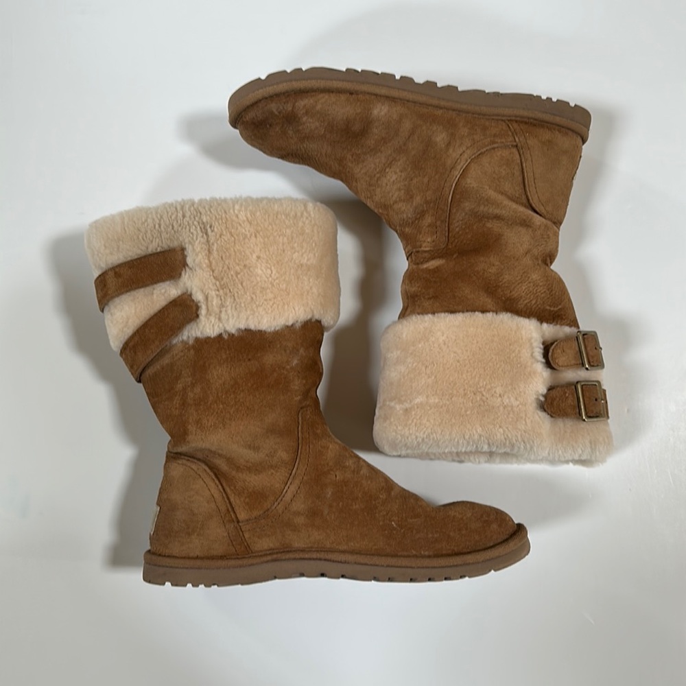 UGG Australia Classic Sheepskin Mid Calf Winter Boots for Women,Size 6 Chestnut
